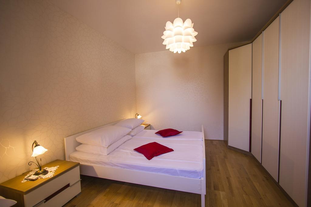 Apartments Rako M&I Podstrana Habitación foto