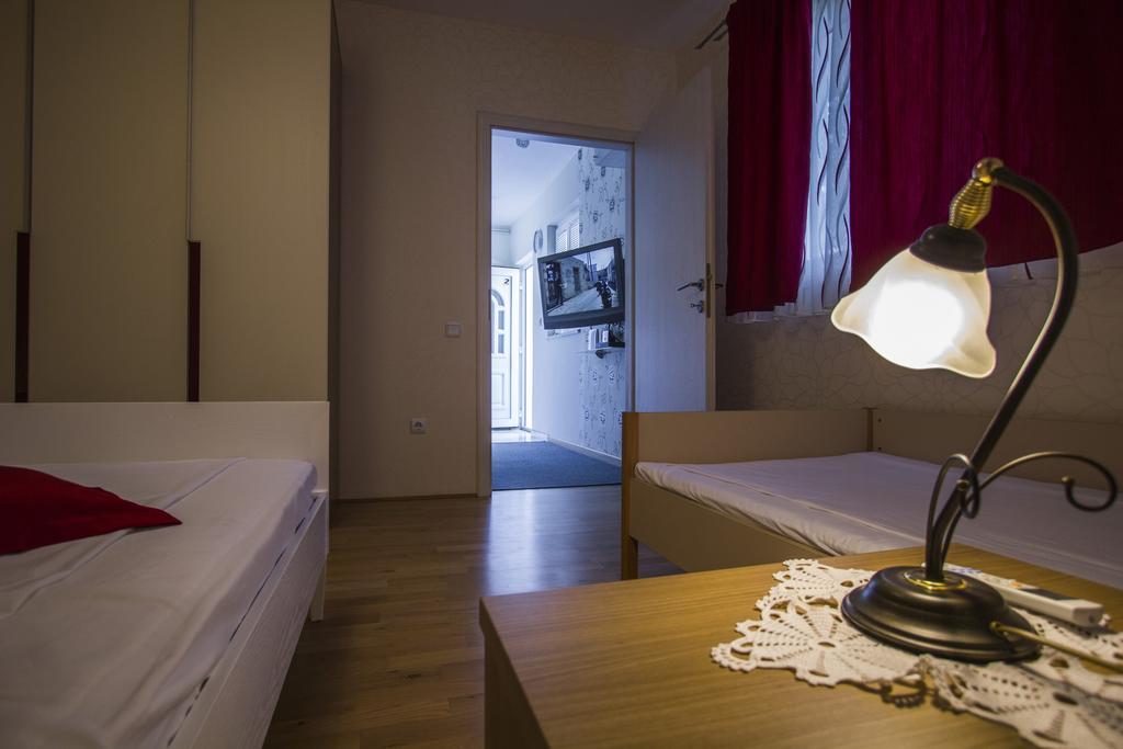 Apartments Rako M&I Podstrana Habitación foto
